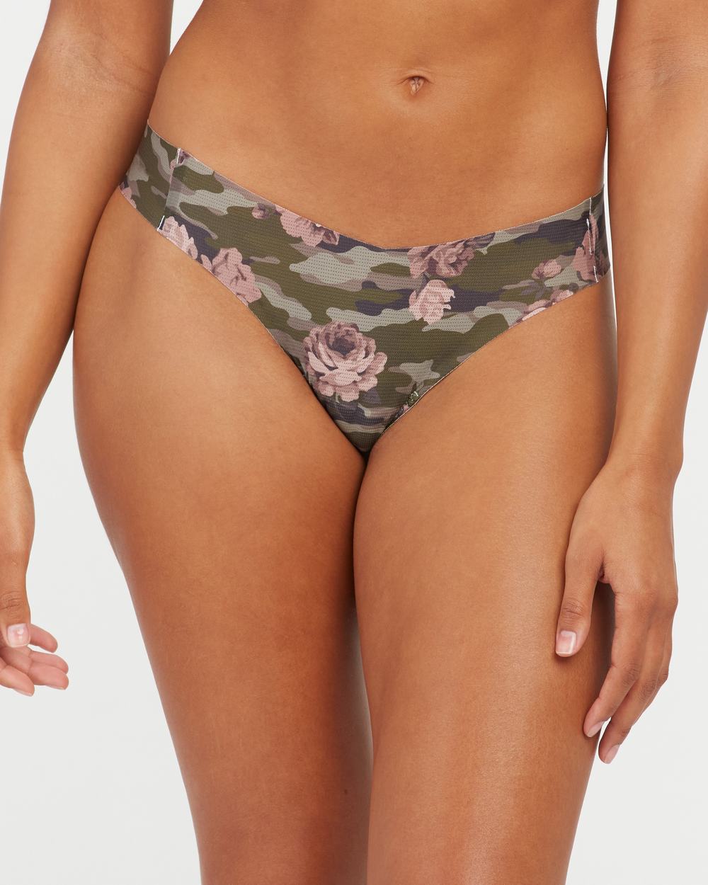 Tanga Spanx Under Statements® Mujer Rosas Camuflaje | NR1470395