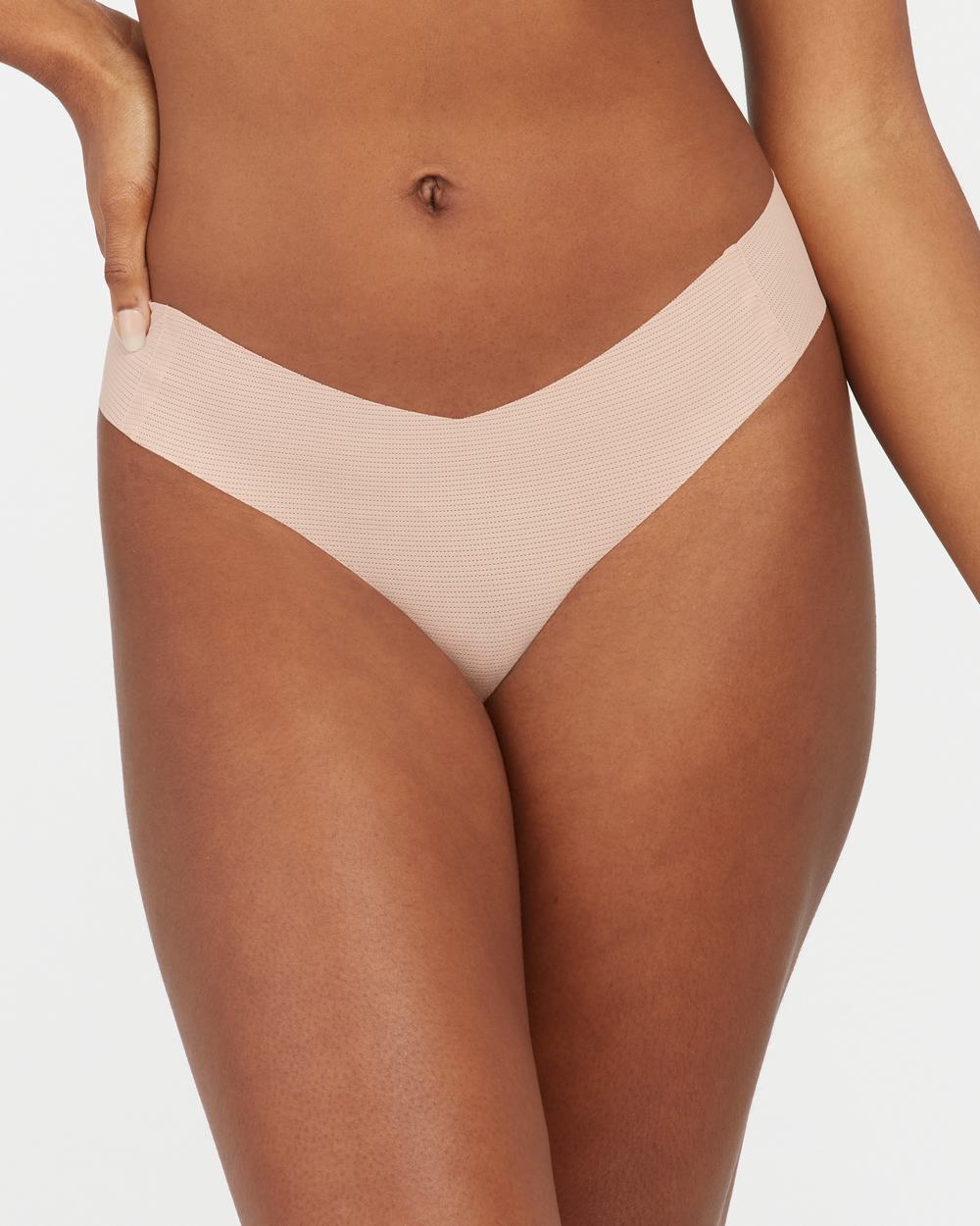 Tanga Spanx Under Statements® Mujer Rosas | NK5390746