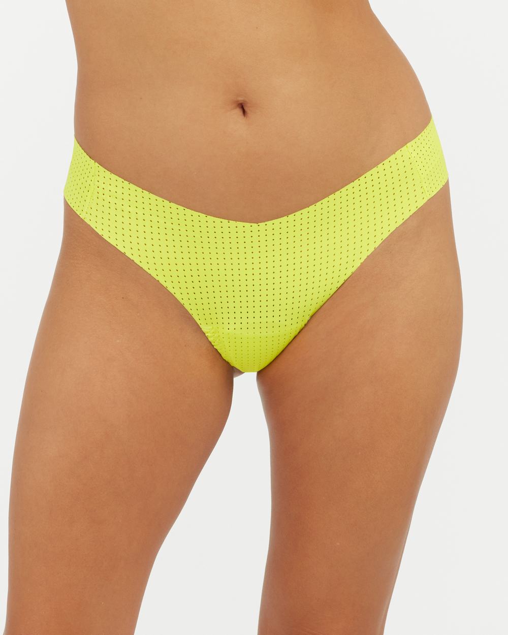 Tanga Spanx Under Statements® Mujer Amarillo | SO4712086